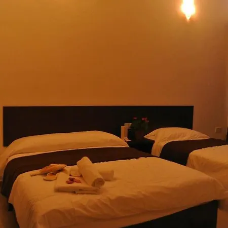 Teluk Lipat Seaview Inn Dungun Exterior photo