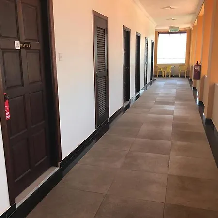 Teluk Lipat Seaview Inn Dungun Exterior photo